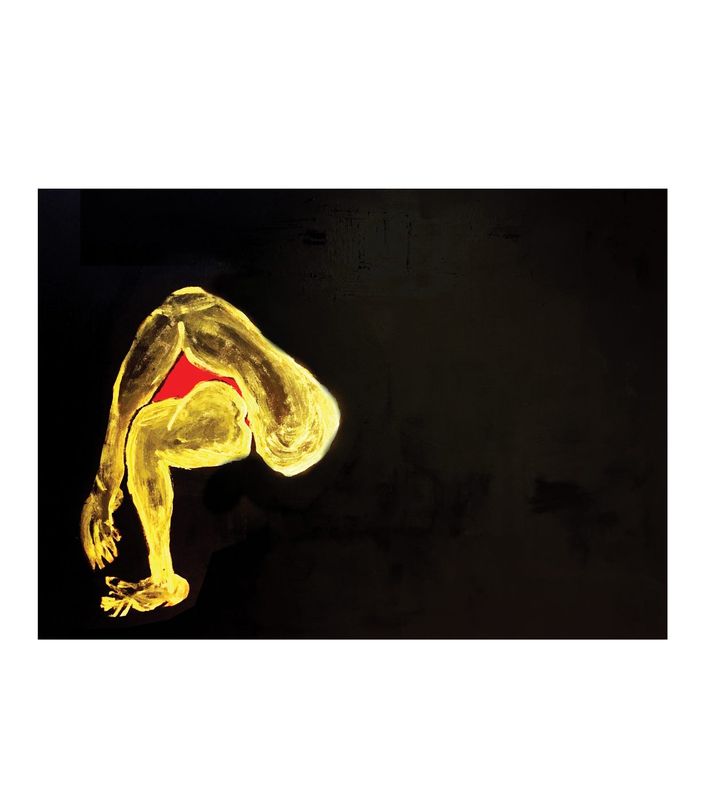 A single figure in yellow, ochre and brown occupies the left third, bent forward so the torso folds over the legs and the head is not visible; one arm hangs down with splayed fingers touching the lower left, and a foot with spread toes rests along the bottom. A flat red triangle sits between the folded limbs at the centre of the body. Pale yellow and white edging runs along the rounded back, widest at its right side. The remaining two thirds are near black, with faint brown and grey streaks and a slightly lighter rectangle in the upper left corner.